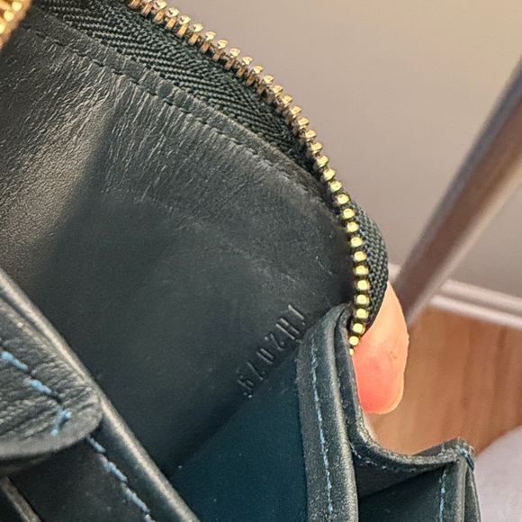 Louis Vuitton Vernis Zip Around Wallet - Picture 8 of 10
